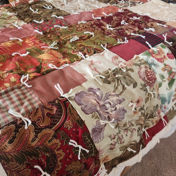 HANDMADE Quilt Patchwork Muslin Backing Tied Country Farmhouse Cottage 48 x 60 - Picture 9 of 10